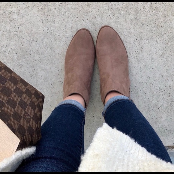 New! LAST PAIR!! Nutmeg Brown Bootie With Zipper - Picture 4 of 8